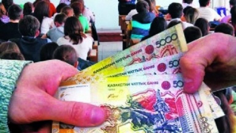 Ақша жинағыш ата-ана білім саласының атына кір келтіреді