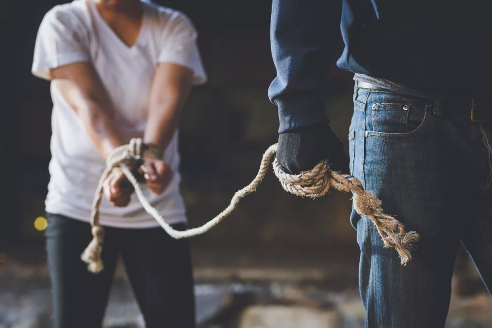 Адам сату саудасы азаймай тұр