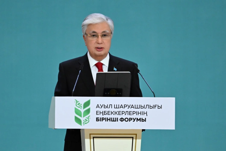 Президент: "Оқушыларды сапасы күмәнді өніммен тамақтандыра алмаймыз"
