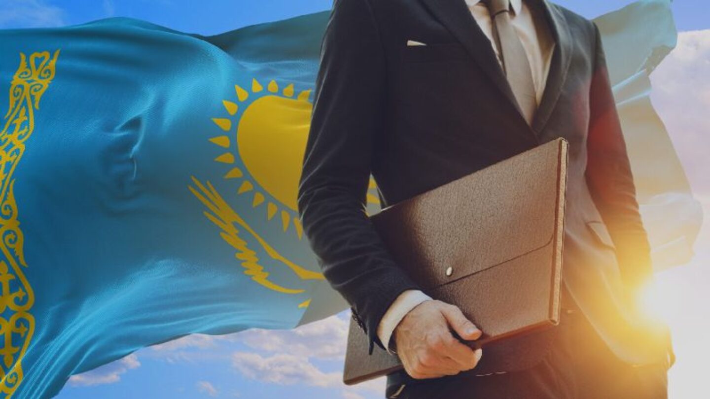 Жемқор, елге пайдасыз шенеуніктен құтылудың төте жолы - жасанды интеллектіні ресми енгізу