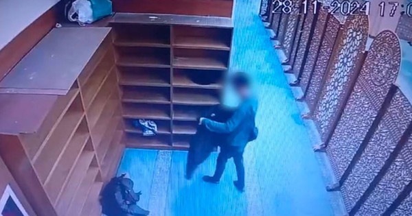 Мешітте ұрлық жасаған күдікті анықталды