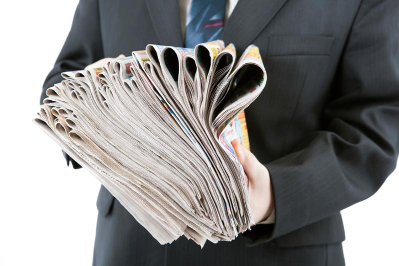 Мұғалімдерге ескі газеттерді сату - кімнің бизнесі?