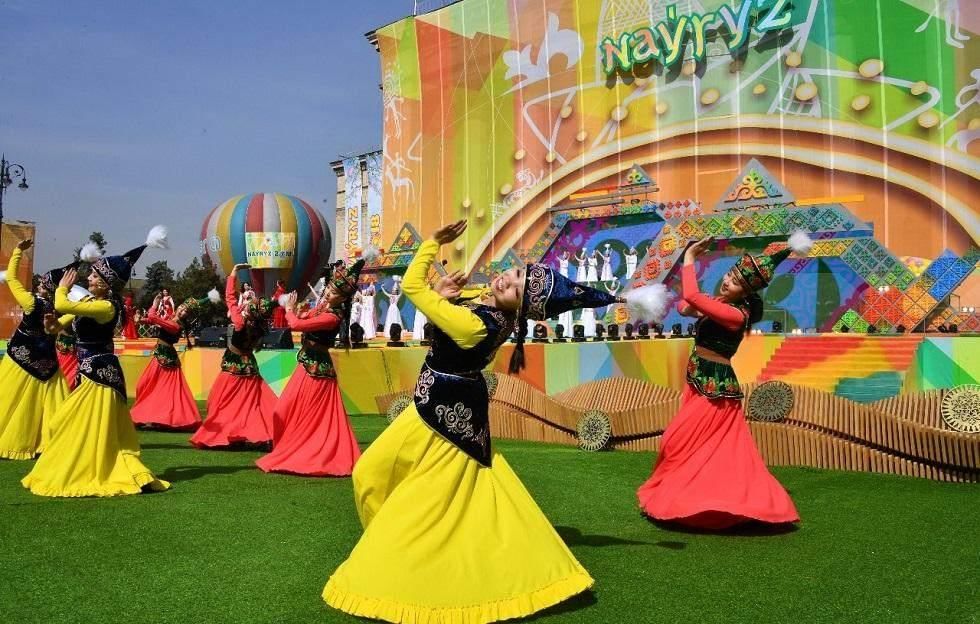 Наурыз мейрамында неге шапан киіп, көже ішумен шектелеміз?