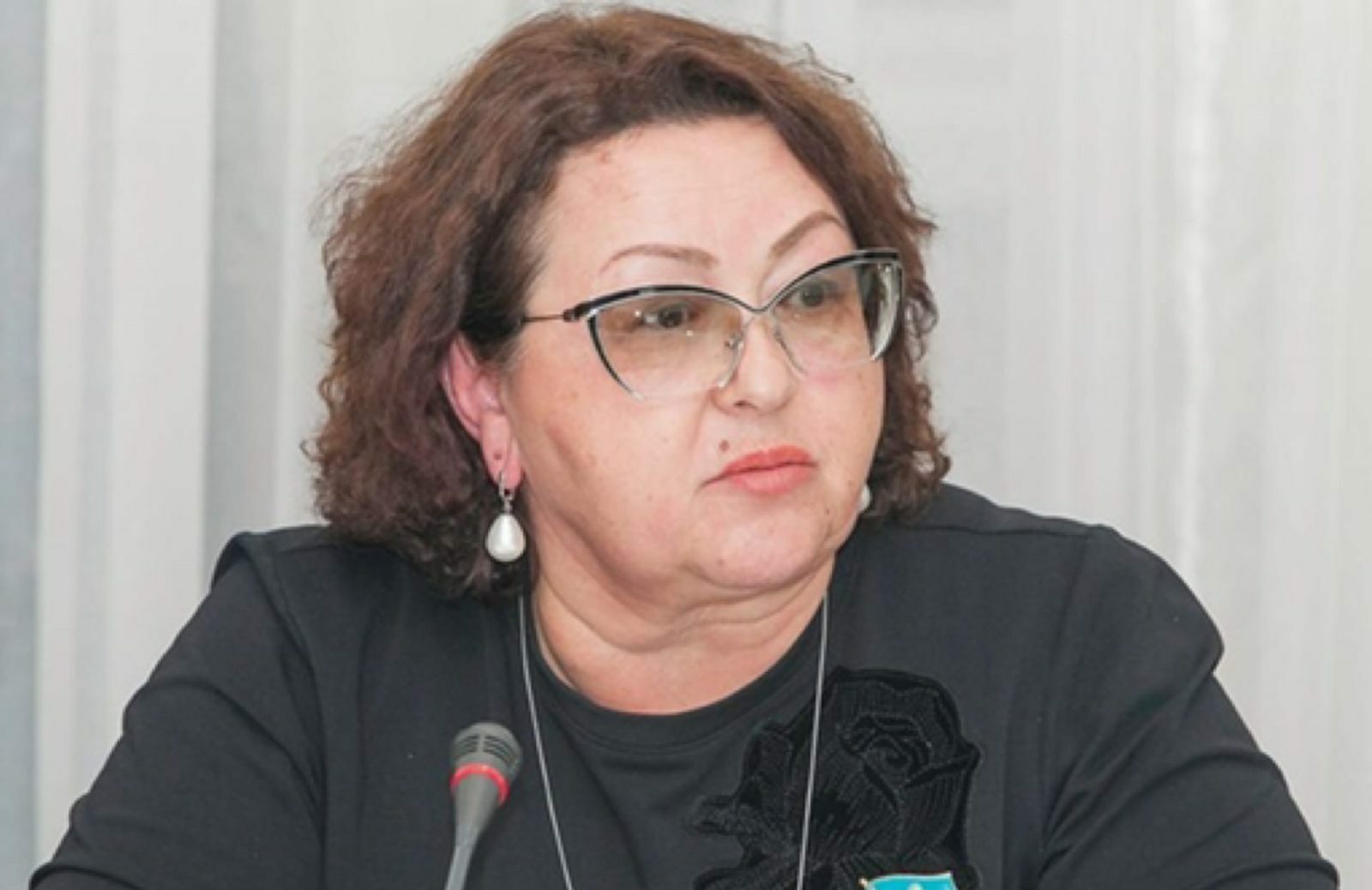 "Оқу ағарту министрлігі, өзгеруді өздеріңнен бастаңдар!" деді Мәжіліс депутаты