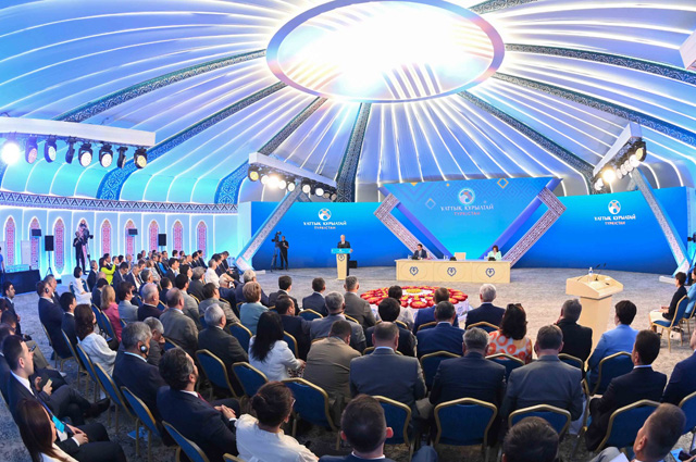 Ұлттық құрылтай қазір Қазақстанның ішкі саясатын жаңа бағыт-бағдар беретін дискуссия орталығы болып тұр