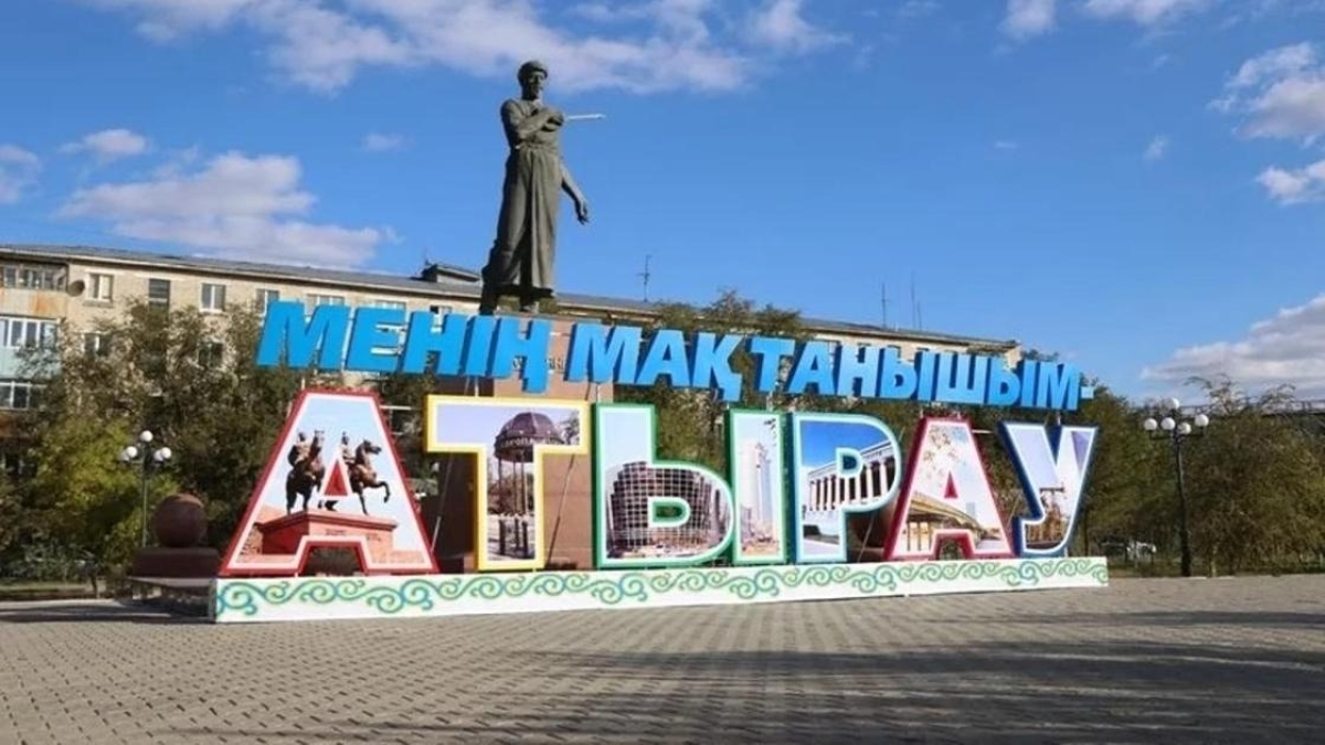 Мектеп оқушысын сыныптастары аяусыз соққыға жыққан