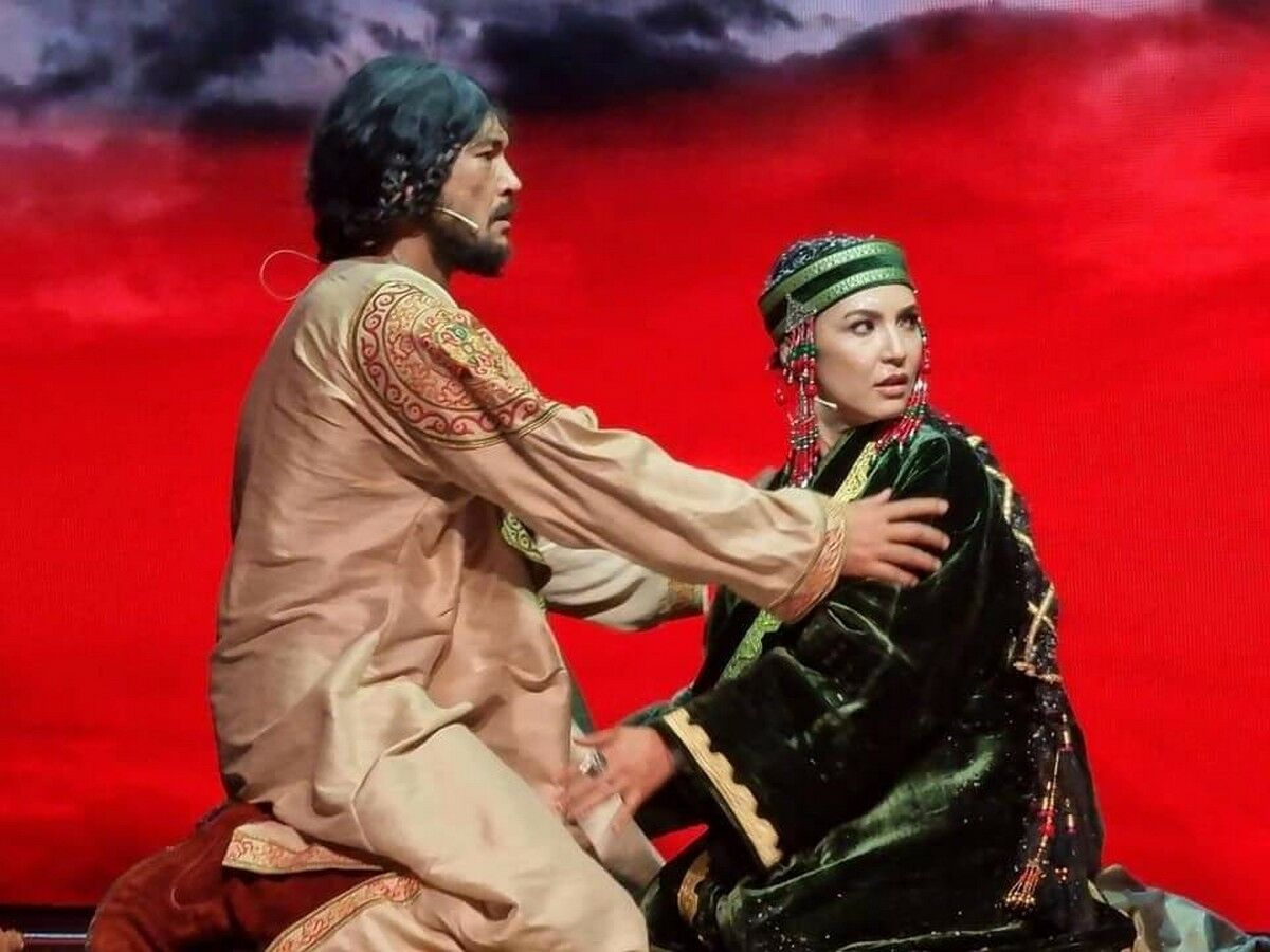 "Бөрте" рөлін сомдаған актриса Айя Шәріптің тұңғыш ұлын экс-күйеуі Америкаға алып кеткен