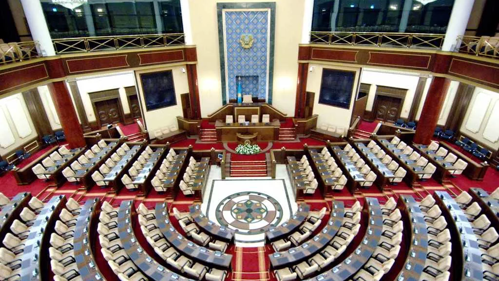 Парламент каникулға кетті: Депутаттар бір жылда қандай маңызды заңдар қабылдады?