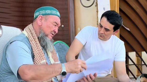 "Әбдужаппар Сманов - президент болуға лайық": Әнші Айдар нағашысымен кездесіп, сынға қалды