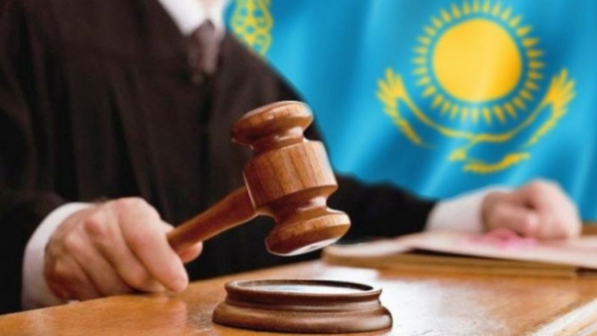 Екі баланы зорлаған студент өмір бойына сотталды