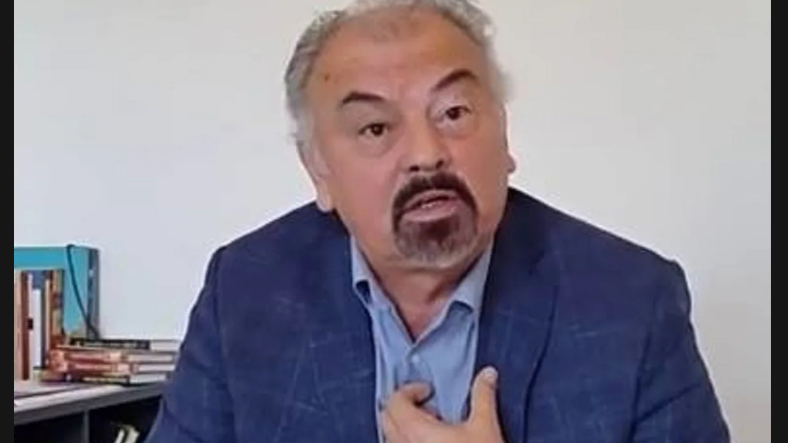 Тұңғышбай Жаманқұлов Назарбаевтың қолын сүйгенін қазақтың салтына балады