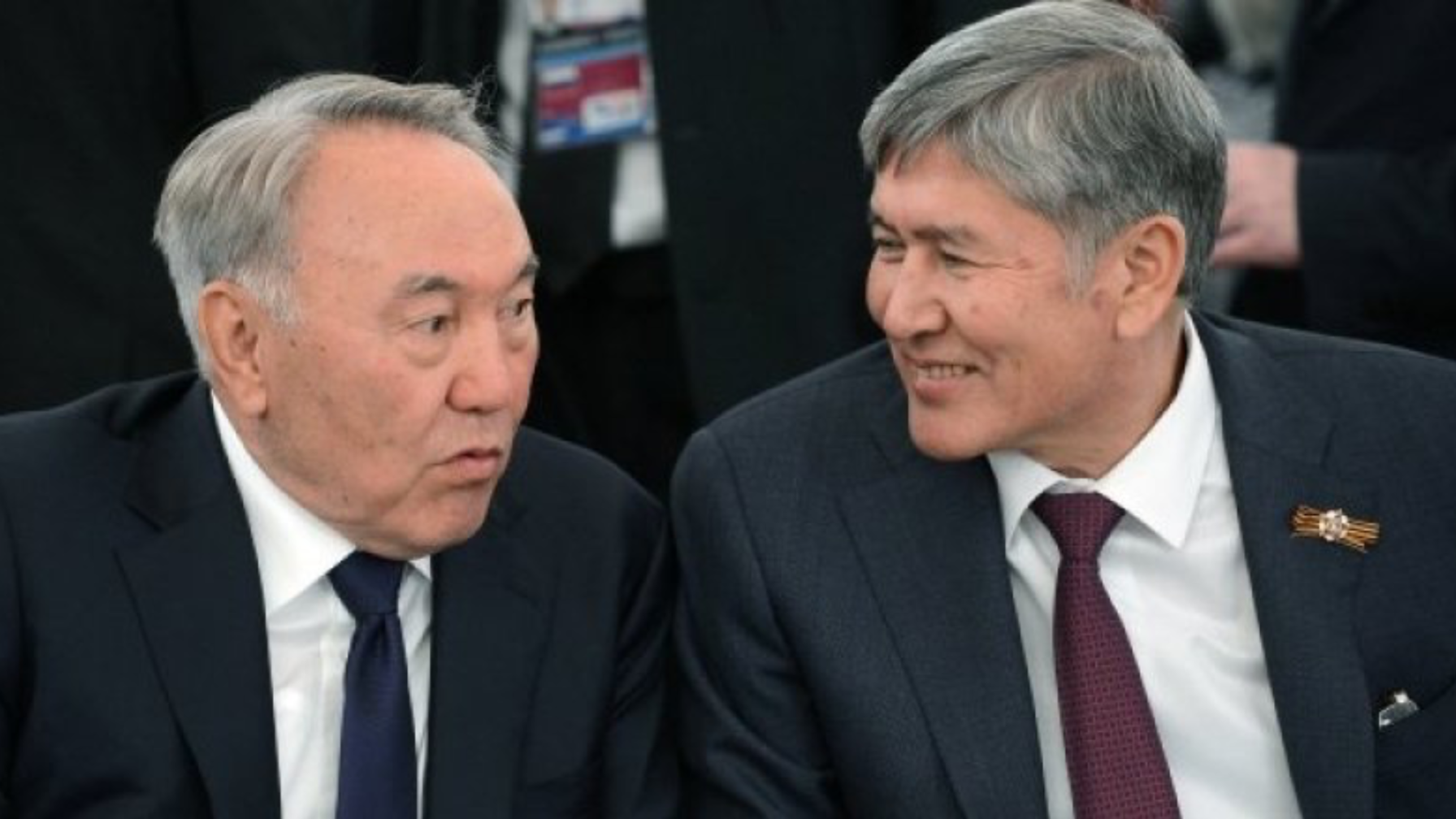 Атамбаев пен Назарбаевтың арасындағы сұмдық: Екеуі неге байланысын үзді?