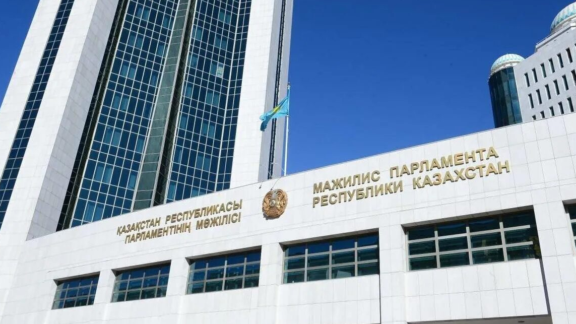 Үкіметтен есеп сұрайды: Құрылтай депутатының құзіреті күшейеді
