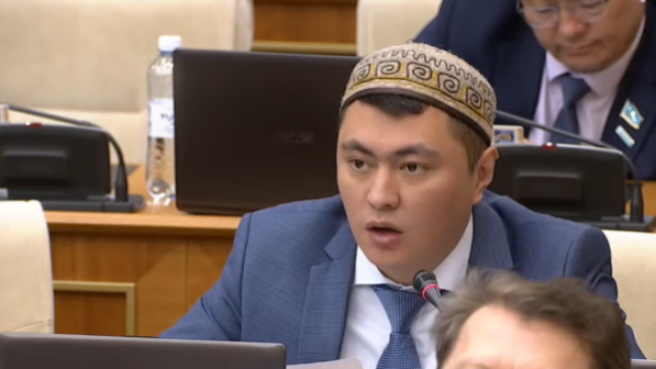 "Мұғалімге қол көтеру -шектен шығу" деген депутат үндеу жасады
