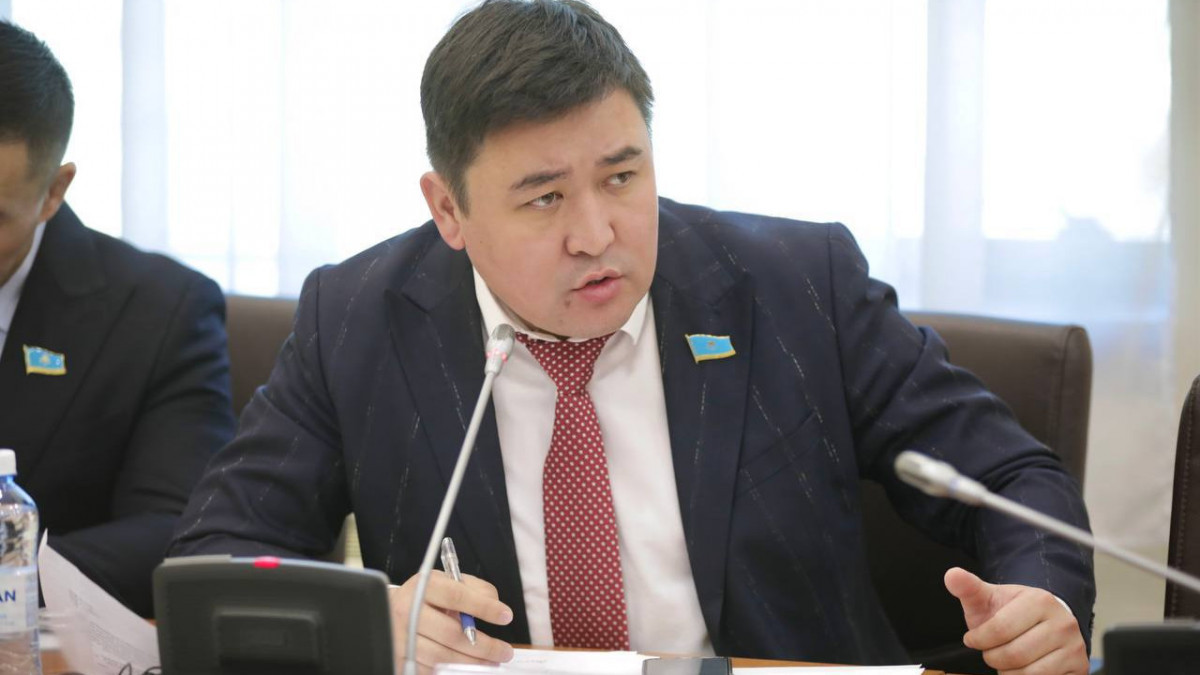 "Билер кеңесінің" мәселесі май шаммен қаралмақ