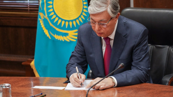 Президент білім саласына қатысты заңға қол қойды