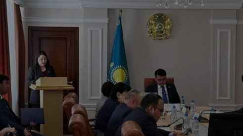 "Қатын сияқтысыңдар": Оралда ерекше әдеп кеңесі өтті