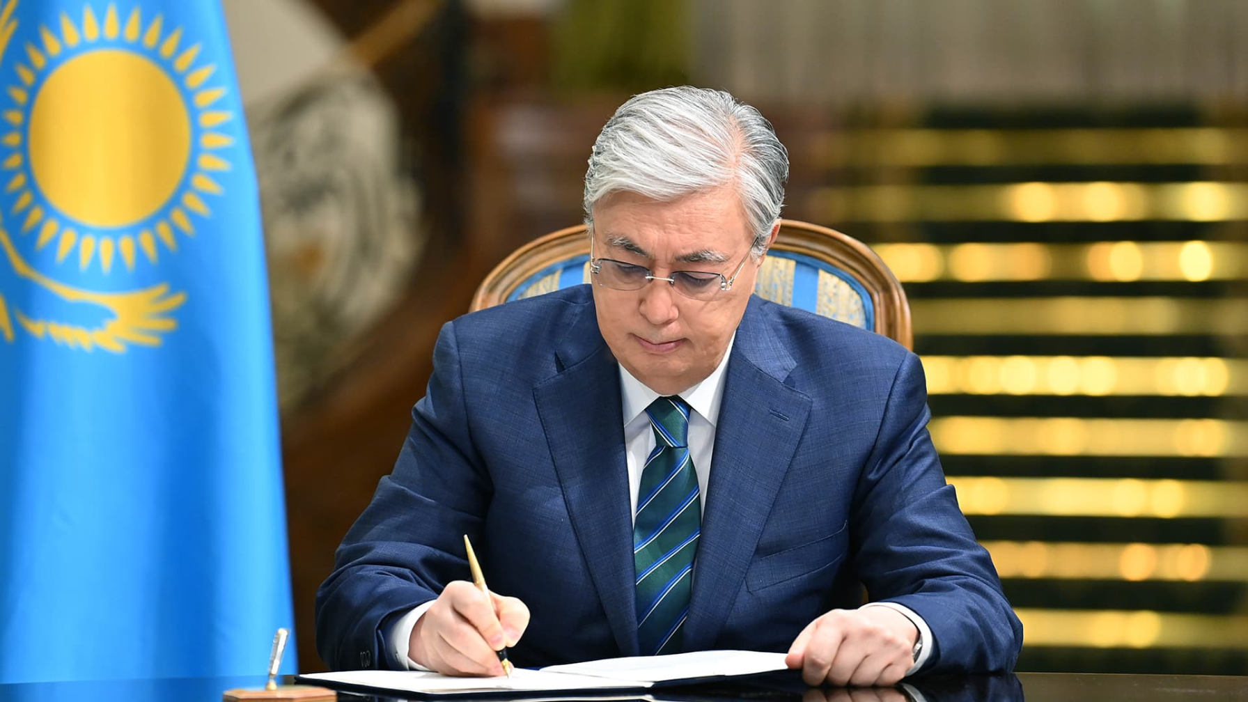 Президенттің жеке құндылықтары: Еңбекке, білімге, мәдениетке көзқарасы және «Адал азамат» бейнесі