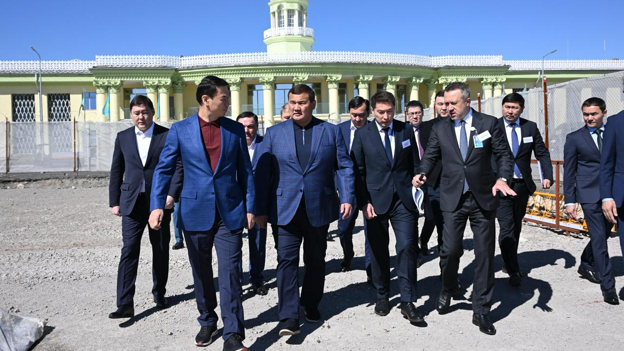 Нұрлыбек Нәлібаев Алматы қаласындағы көлік-логистикалық, энергетикалық, индустриялық және туристік жобалармен танысты