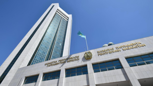 Президент пен Вице-Президенттің құқықтық жағдайын айқындайтын Заң қабылданды