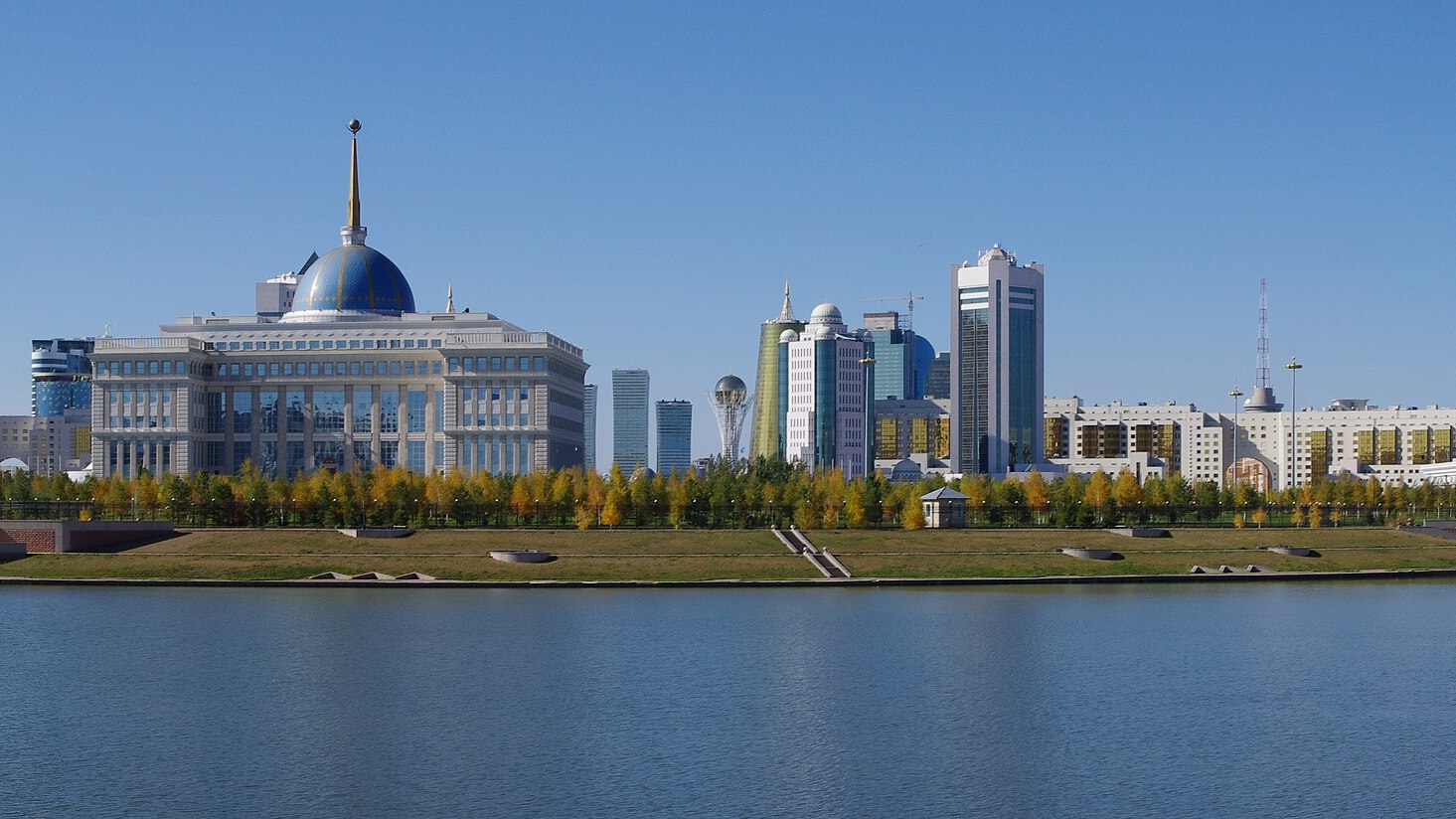 Астанаға ерекше мәртебе беру туралы заң қабылданды