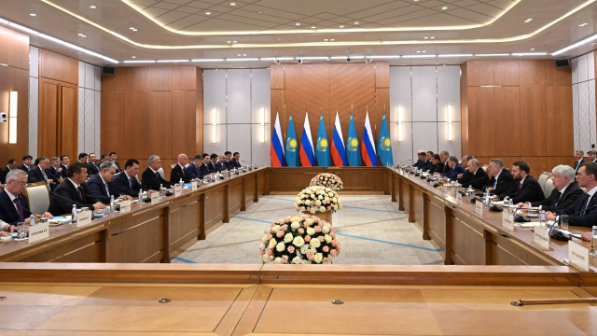 Қазақстан мен Ресей президенттері кеңейтілген құрамда келіссөз жүргізді