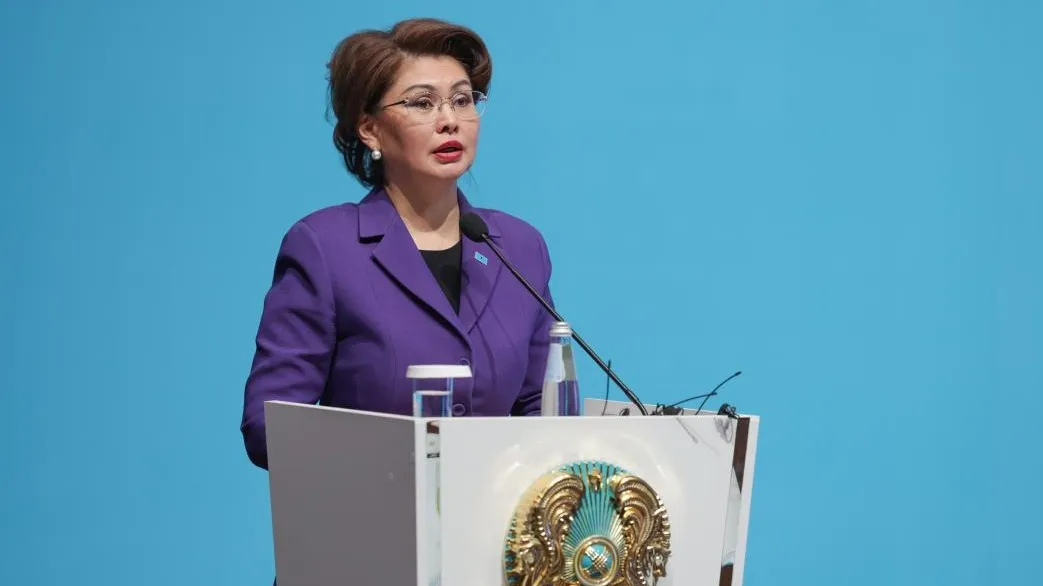 Оқулық мәселесі: Министр Аида Балаева мәлімдеме жасады