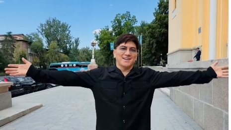 Сәкен Майғазиев қазақстандықтардан сүйінші сұрады