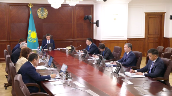 Олжас Бектенов вагондардың жай-күйіне қатысты жолаушылар шағымына жауап беріп, қысқа мерзімде Stadler компаниясының жаңа вагондарын іске қосуды тапсырды