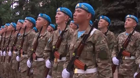 «Әскердегі намаз мәселесі»: Қорғаныс министрлігі жауап берді