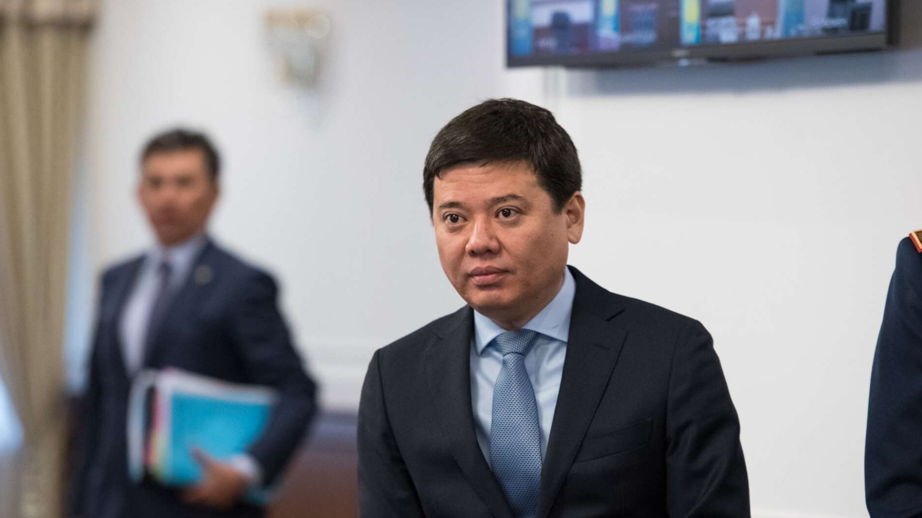 Бұрынғы министрдің түрмедегі жұмақ өмірі жұрттың ашуына тиді