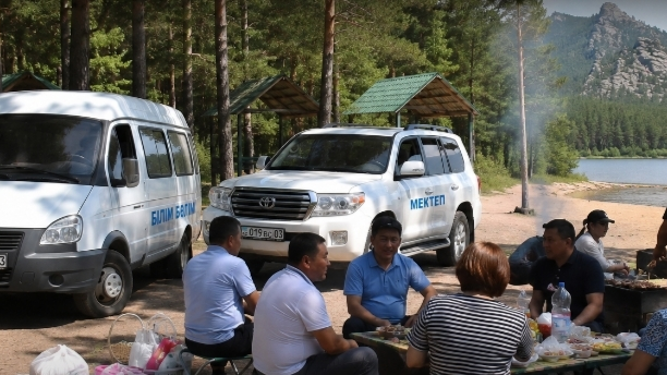 Жағажайда демалған білім бөлімі қызметкерлері мен директорлар жазаланды 