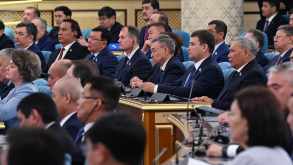 Мемлекет Басшысы: "Еліміздегі автокөлік жолдарының сапасын жақсарту міндетін де орындауымыз керек"