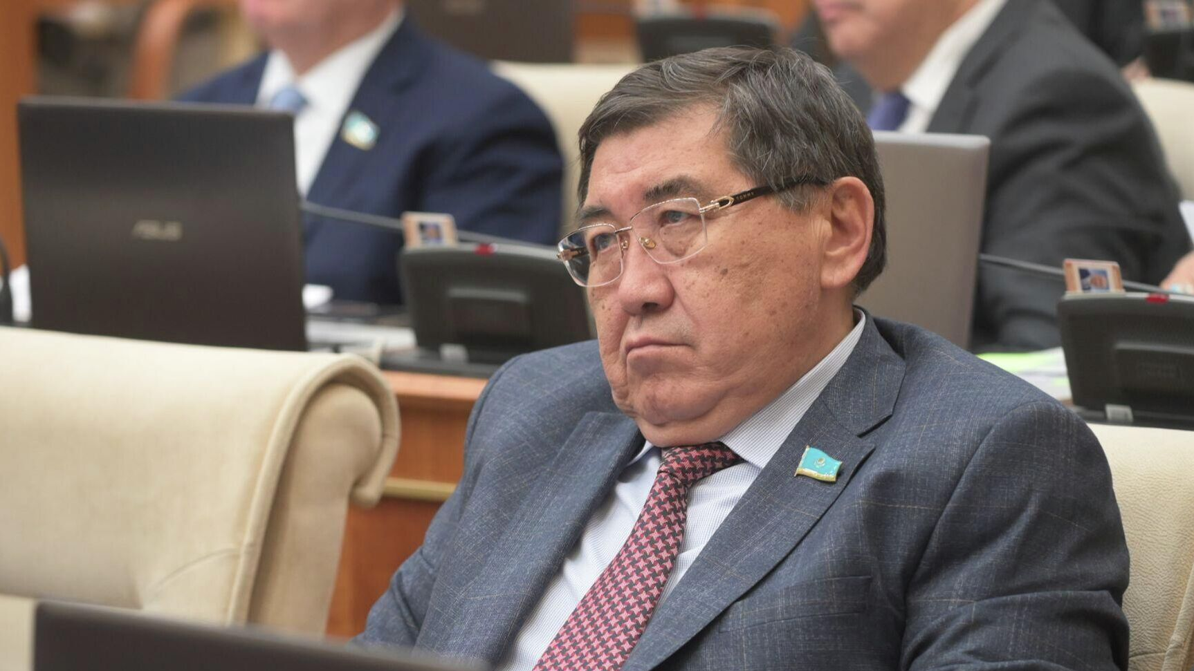 "Транзиттің екінші фазасы": Ермұрат Бапи билікке керексіз болып қалды ма?
